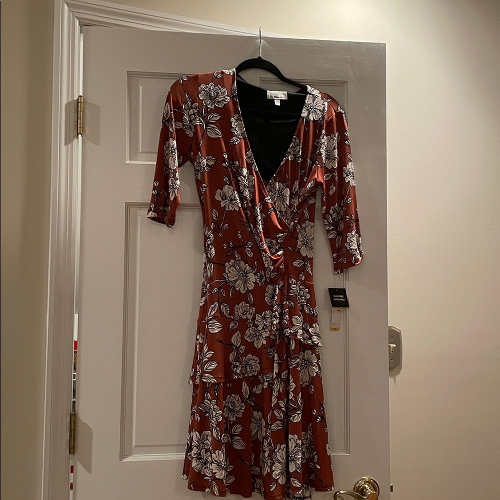 NWT Robbie Bee Signature Rust and White Floral Dress